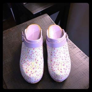 Hanna Andersson Clogs